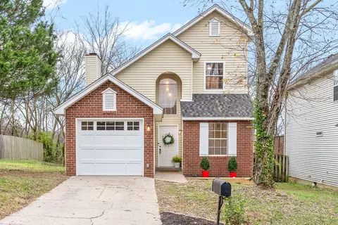 2015 Lassiter Dr, Goodlettsville, TN 37072