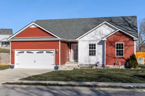 563 Woodtrace Dr, Clarksville, TN 37042