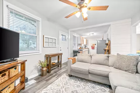 1242 Greenfield Dr, Clarksville, TN 37040
