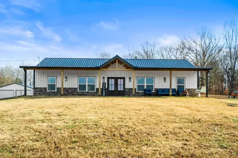 1058 Carl Perry Rd, Ashland City, TN 37015