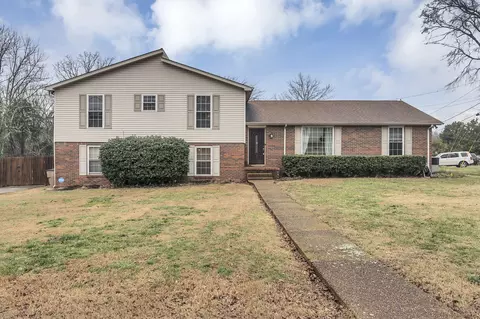 284 Clearlake Dr W, Nashville, TN 37217