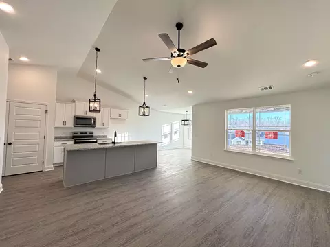 1018 Northside Dr, Dickson, TN 37055 photo 2