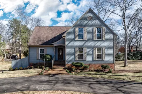 1401 Windermere Dr, Columbia, TN 38401