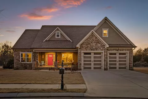 8399 Skybrook Dr, Ooltewah, TN 37363