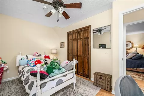 Bedroom - 334 Farmer Rd, Quebeck, TN 38579 photo 2 of 4