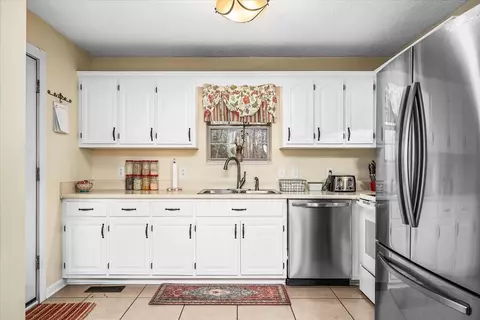 Kitchen - 334 Farmer Rd, Quebeck, TN 38579 photo 1 of 2