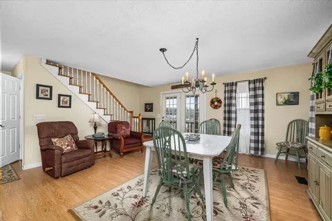 Dining - 334 Farmer Rd, Quebeck, TN 38579 photo 2 of 5