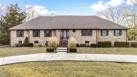 223 Lake Hills Rd, Tullahoma, TN 37388