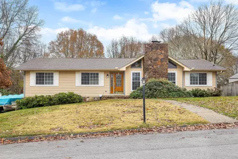 730 Ashley Forest Dr, Hixson, TN 37343