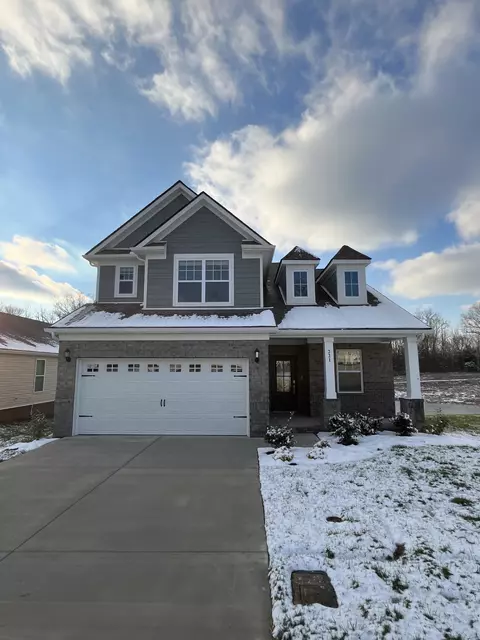 221 Tartan Dr, Clarksville, TN 37043
