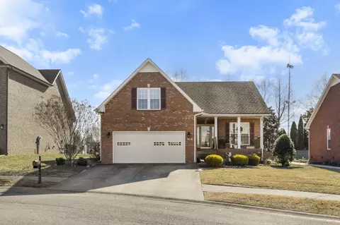 214 Winfrey Ct, Pleasant View, TN 37146