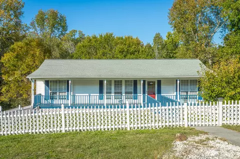 105 Chelsea Dr, Rossville, GA 30741