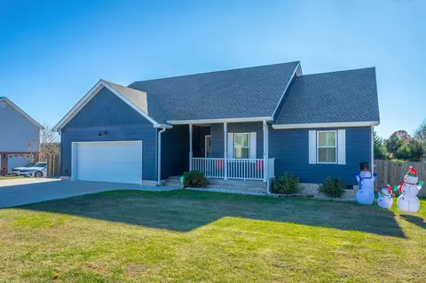 9767 Falcon Crest Dr, Ooltewah, TN 37363