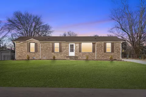 225 Orleans Dr, Clarksville, TN 37042