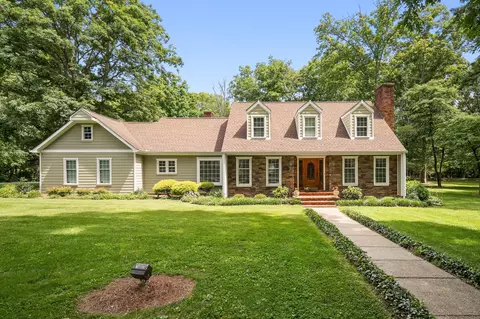 454 White Oak Dr, Smithville, TN 37166