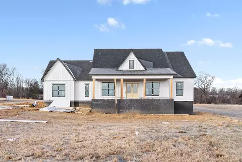 3932 Chapel Hill Rd, Clarksville, TN 37040