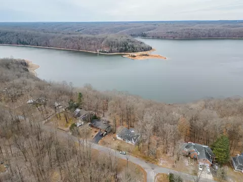 18 Fire Lake Dr, Manchester, TN 37355