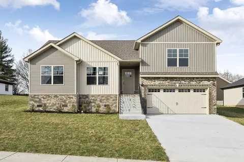 105 Roadrunner Ct, Clarksville, TN 37042