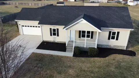 211 Riverwood Dr, Manchester, TN 37355
