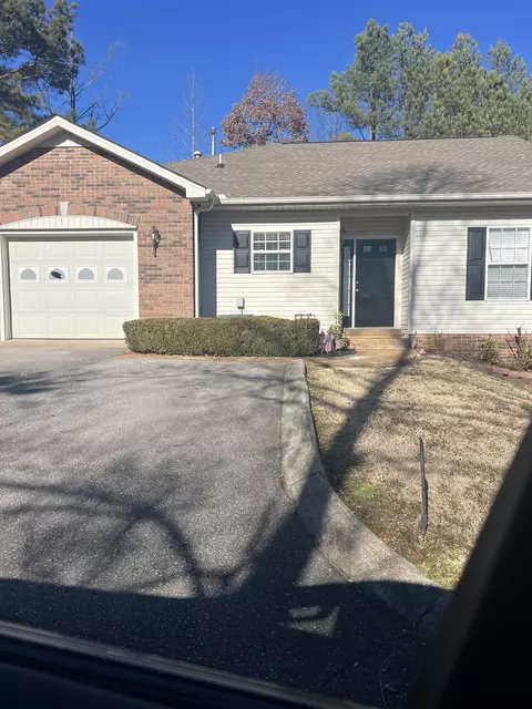 412 Village Cir, Dickson, TN 37055