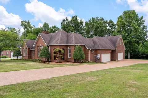 226 Hearthstone Dr, Sparta, TN 38583