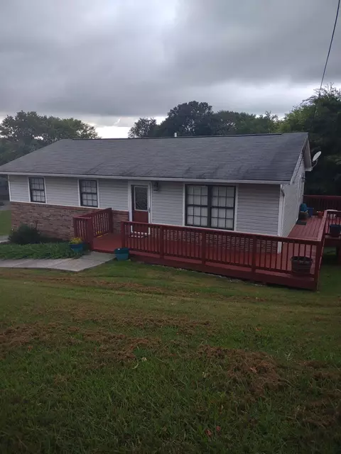 1706 N Jackson St, Athens, TN 37303