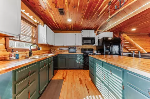 Kitchen - 34 Railroad Rd, Westpoint, TN 38486 photo 1 of 6