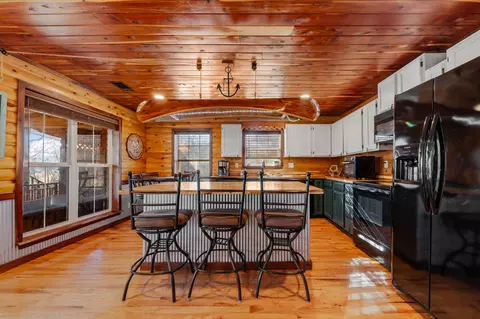 Kitchen - 34 Railroad Rd, Westpoint, TN 38486 photo 5 of 6