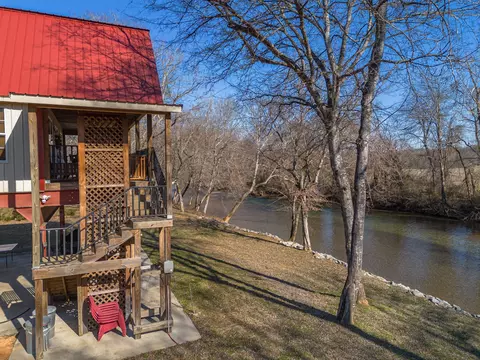 Exterior - 34 Railroad Rd, Westpoint, TN 38486 photo 8 of 11
