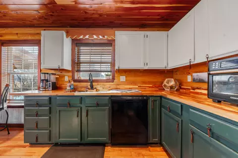 Kitchen - 34 Railroad Rd, Westpoint, TN 38486 photo 3 of 6