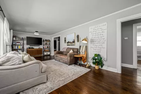 Living - 711 Sunset Ave, Murfreesboro, TN 37129 photo 1 of 4