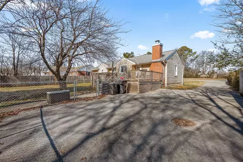Exterior - 711 Sunset Ave, Murfreesboro, TN 37129 photo 10 of 12