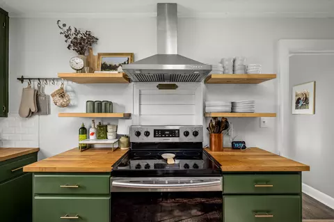 Kitchen - 711 Sunset Ave, Murfreesboro, TN 37129 photo 4 of 5
