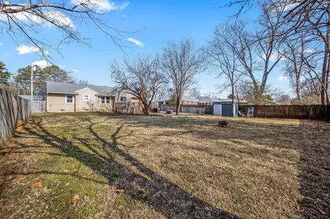 Exterior - 711 Sunset Ave, Murfreesboro, TN 37129 photo 8 of 12