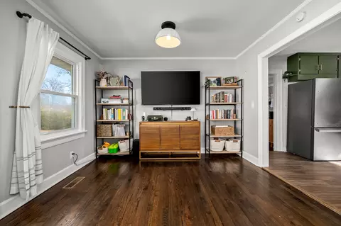 Living - 711 Sunset Ave, Murfreesboro, TN 37129 photo 4 of 4