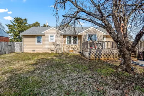 Exterior - 711 Sunset Ave, Murfreesboro, TN 37129 photo 6 of 12