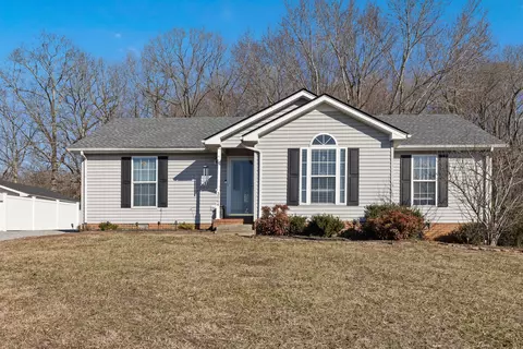 3064 E Stone Creek Trl, Greenbrier, TN 37073