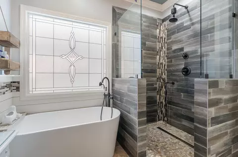 Bath - 7841 Pinecrest Ct, Fairview, TN 37062 photo 2 of 3