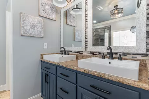 Bath - 7841 Pinecrest Ct, Fairview, TN 37062 photo 1 of 3