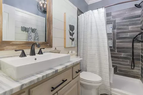 Bath - 7841 Pinecrest Ct, Fairview, TN 37062 photo 3 of 3