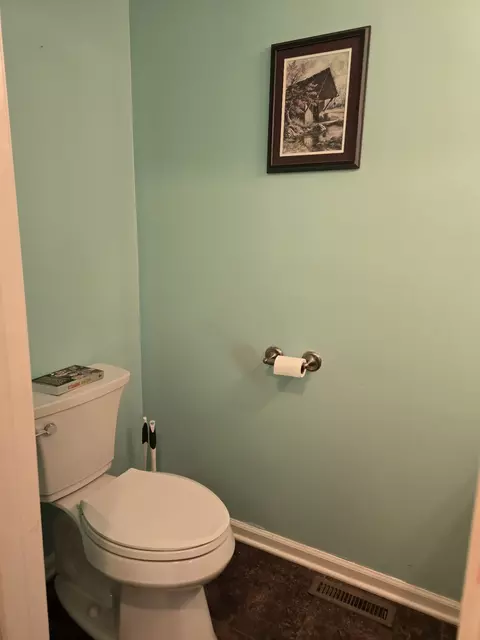 Bath - 2487 Blue Spring Rd, Decherd, TN 37324 photo 1 of 4