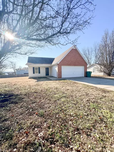 1626 Jo Ann Dr, La Vergne, TN 37086