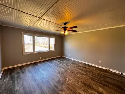 1410 Sharp Springs Rd, Winchester, TN 37398 photo 4