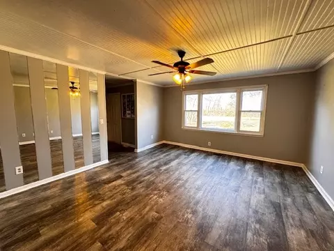 1410 Sharp Springs Rd, Winchester, TN 37398 photo 3