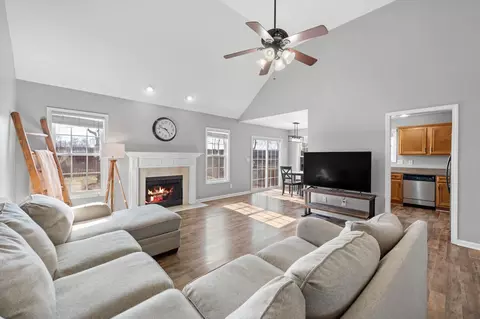 1442 Bruceton Dr, Clarksville, TN 37042
