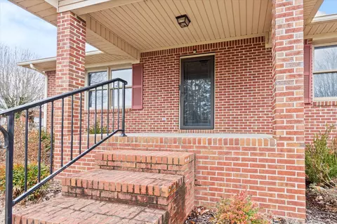 43 Monks Rd, Fayetteville, TN 37334