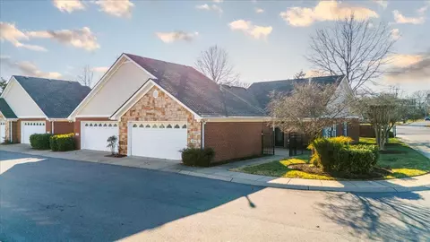 816 Lock 4 Rd #404, Gallatin, TN 37066