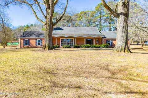 18845 Main St W, Huntingdon, TN 38344