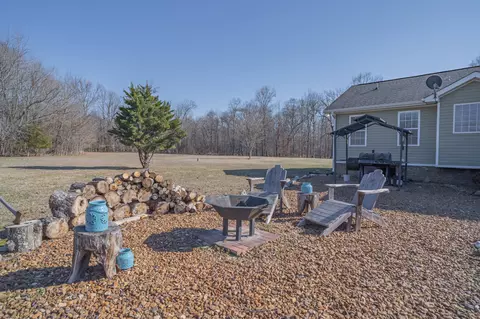 Exterior - 135 Davis Rd, Decherd, TN 37324 photo 13 of 19