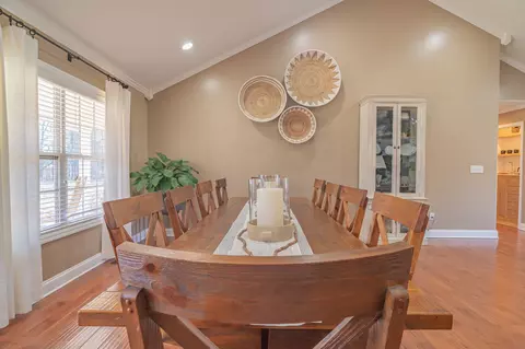 Dining - 135 Davis Rd, Decherd, TN 37324 photo 2 of 4